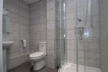 2 bed flat, Belgrave Lane, Mutley, Plymouth, PL47DA - Image 2